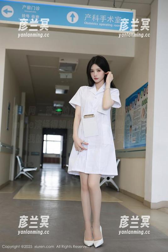 秀人网-小茉莉jasmine 秀人网 - 简单的皮衣,竟能被小茉莉jasmine演绎得如此出色,看着她的套图,我的内心斗争着…到底该买吗?
