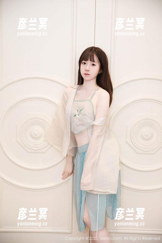 秀人网-拍黄瓜girl 秀人网 - 哇,拍黄瓜girl的黑色美图好惊艳,烦请送我一份免费福利吧!