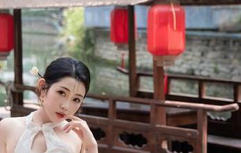 秀人网 – 袁圆的旅拍最新路透，资源够多，但这到底是风格还是拼图？