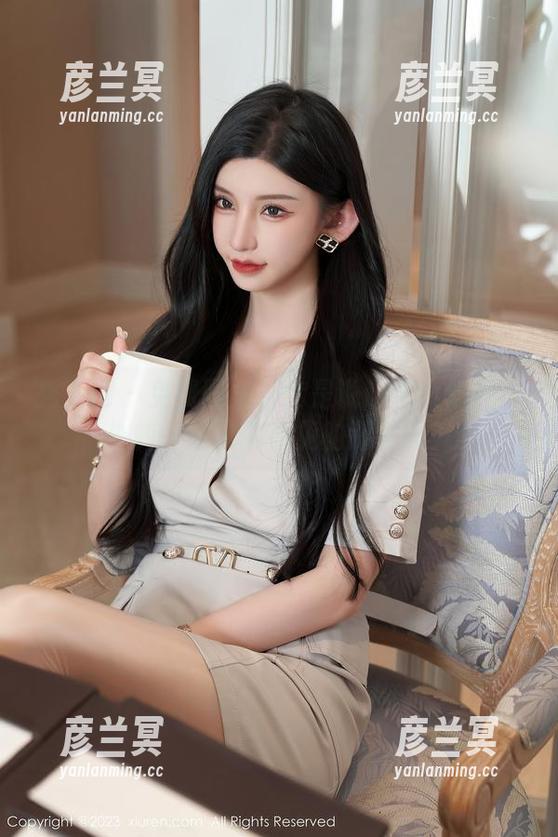 秀人网 - 免费图集？你是说让金小依在户外转一圈就能看见的那种吗？