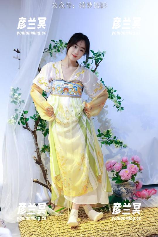 绮梦摄影 - 不知道为什么，子涵的姐姐作品在网盘里总让我想盯着看。