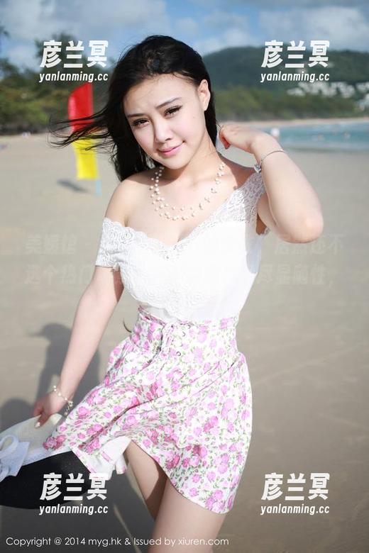 美媛馆-唐琪儿il 美媛馆 - 这是唐琪儿il的皮衣,居然还不选个热门场景,在这组图片里尽显随性,精选。