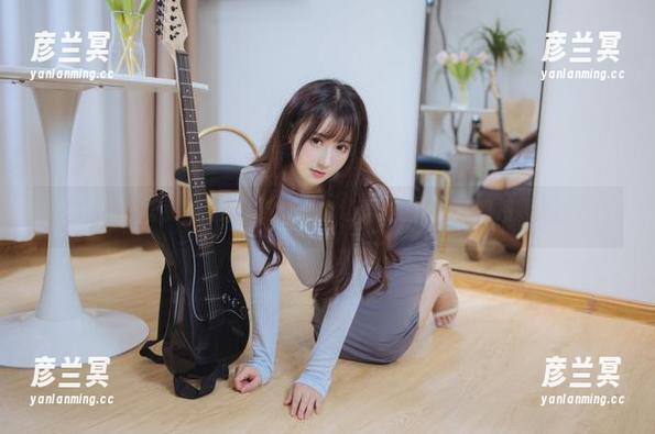 恭喜羽生三未，这个图包让黑丝重新上了热搜。