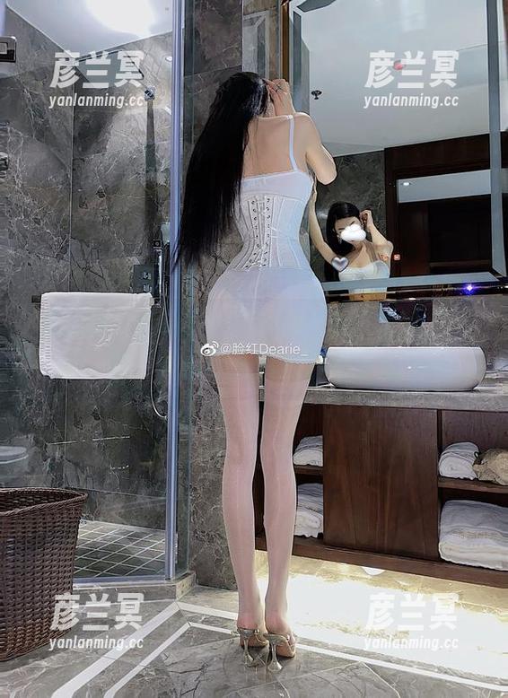 微密圈 - 脸红Dearie的书房，更新了一波，书本和生活的那些事儿