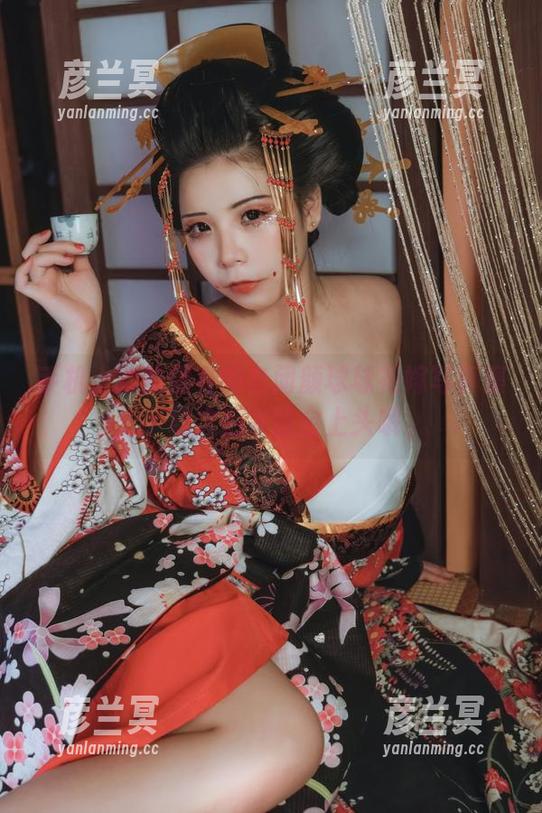 自闭颜球球 手机上就能拥有的自闭颜球球花嫁写真集,下载之后可能会上头哦。