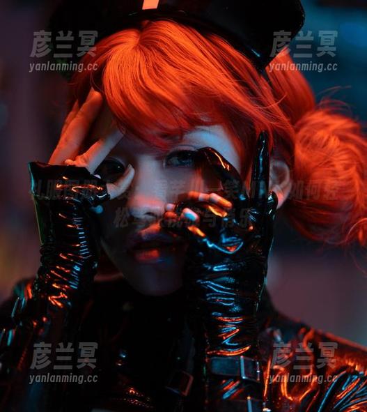礼服图册大赏：看芊川一笑MNK如何轻松驾驭优雅与俏乐