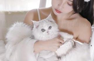 苏嫣嫣阿姨的海边合集，照片里那浪花的微妙算不算个意外呢？