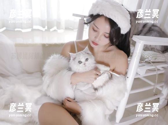 苏嫣嫣阿姨的海边合集，照片里那浪花的微妙算不算个意外呢？
