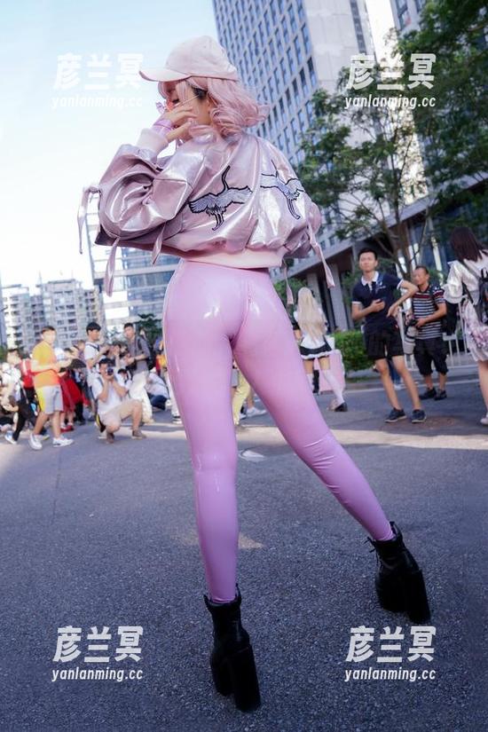 秘书不只是干活的，看菌烨tako的写真也能找到一些人生道理？