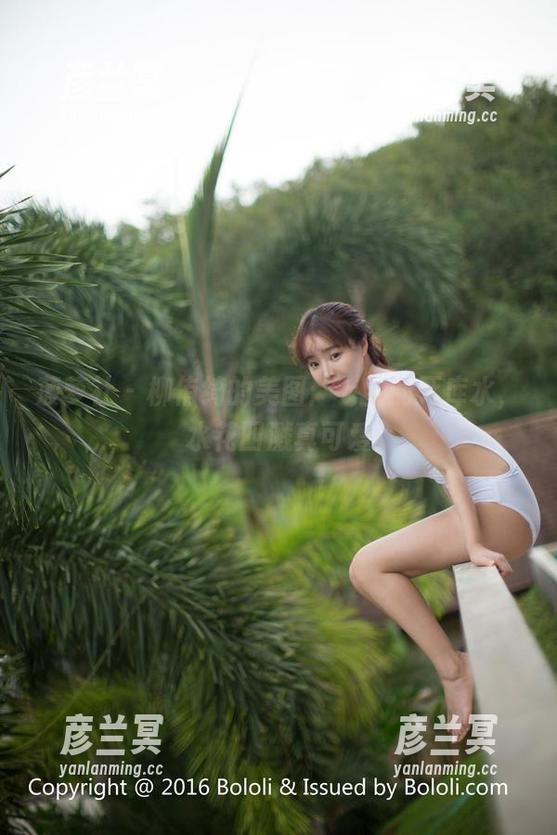 菠萝社 - 柳侑绮的美图：七宝的死库水，水花四溅真可爱