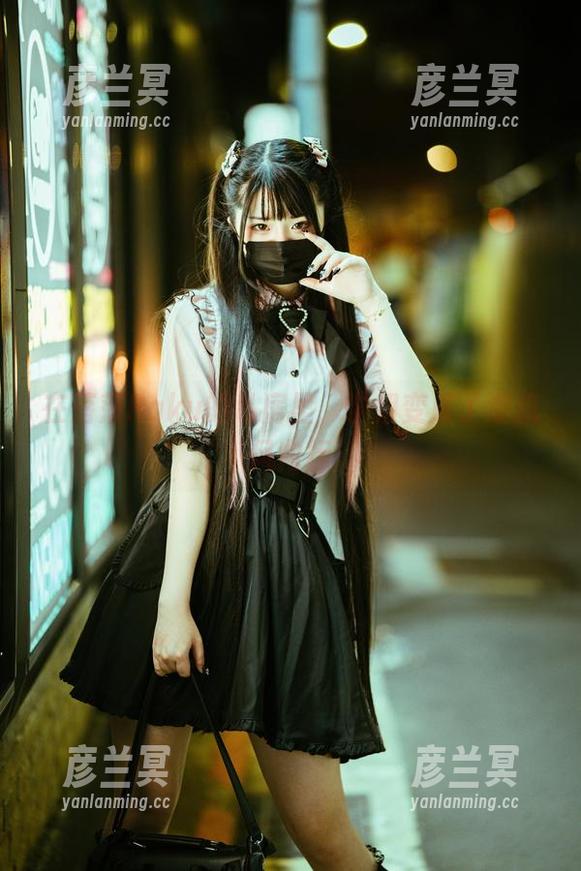 落落Raku 在落落Raku的私房里,学姐变成了潮流风向标