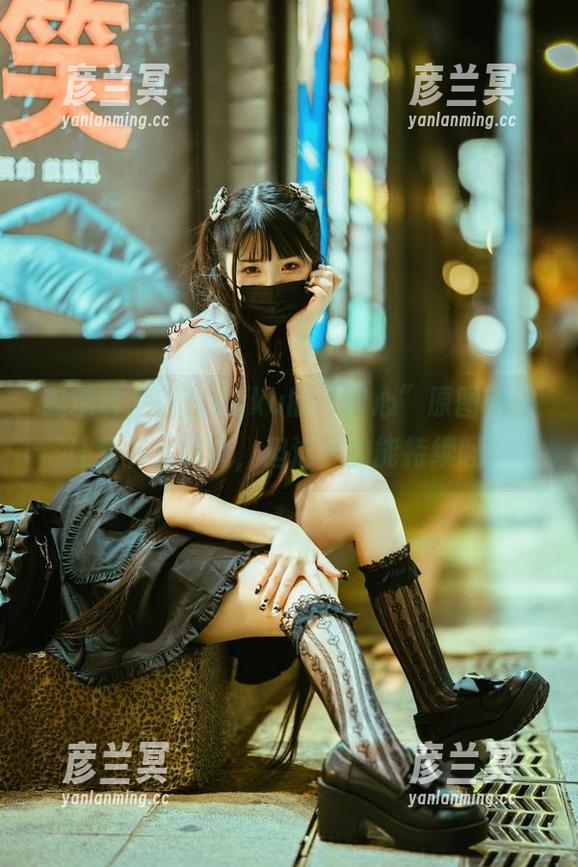 落落Raku 我承认,落落Raku的“甜心”原图确实让我有点屏息,但这真的能持续吗?