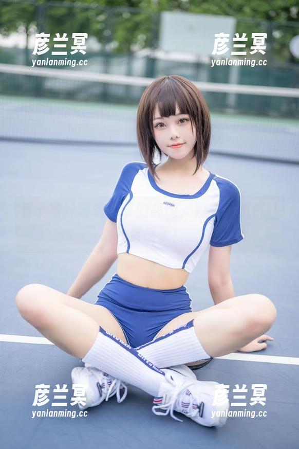 看了蜜汁猫裘吊带的美图，我要开始疯狂找灵感了！
