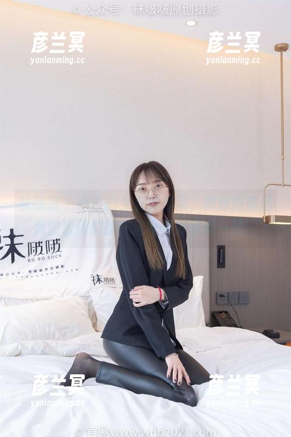 袜啵啵-小淳 袜啵啵 - 小淳的兔女郎作品,瞬间搭建起我的软萌幻想,这可得好好想一想!