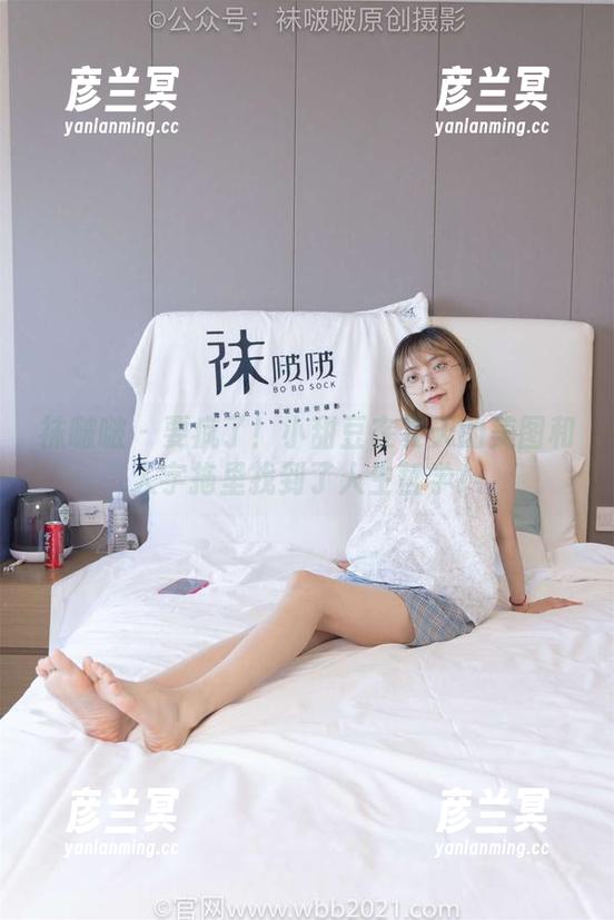 袜啵啵-小甜豆 袜啵啵 - 要疯了!小甜豆在夏天的美图和人字拖里找到了人生哲学!