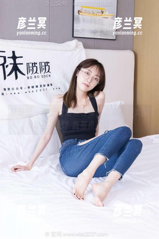 袜啵啵 - 稚予白船袜合集，真有那么大的吸引力吗？我有点心动了。