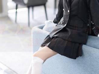 语画界 – 从护士到女神，玥儿玥er全集作品的蝶变之旅