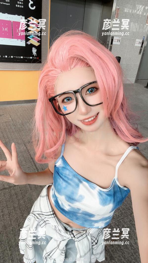 贝儿酱Miki 无圣光时代的贝儿酱Miki:粉色梦回合集,果然是视觉的调皮捣蛋者。