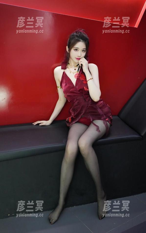 轩子巨2兔 微密圈 - 装作淡定,实则在看轩子巨2兔新年快乐的美图合集,一个字:赞!