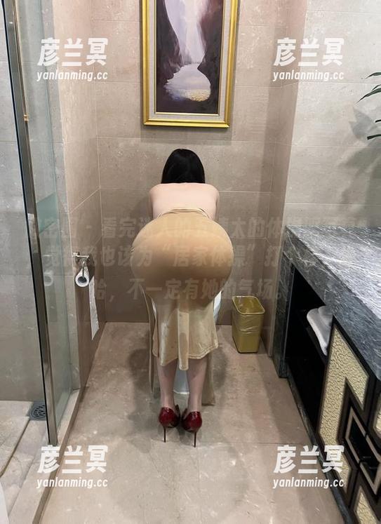 迷人的五姨太 微密圈 - 看完迷人的五姨太的体操服写真,觉得我也该为“居家体操”打个样,哈哈,不一定有她的气场。