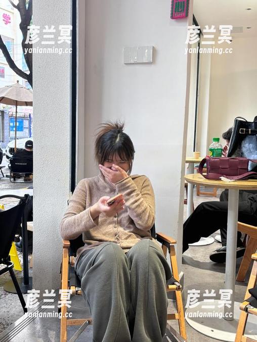 闪月半 全集展现闪月半对加藤惠的“妄想”,我也有点想看下去,哈哈。
