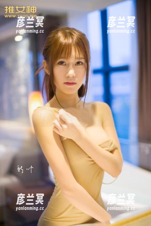 青豆客 - 警告！杨上萱的学妹套图分享可能让你一不小心陷进去哦～