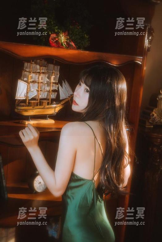 玻璃房少女与网盘的羁绊：香草喵露露怎样让每个像素奔跑？