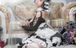 魅瞳meroko红裙新请求：不想说话只想看裙摆的优雅，作品更新准备嗨翻天！