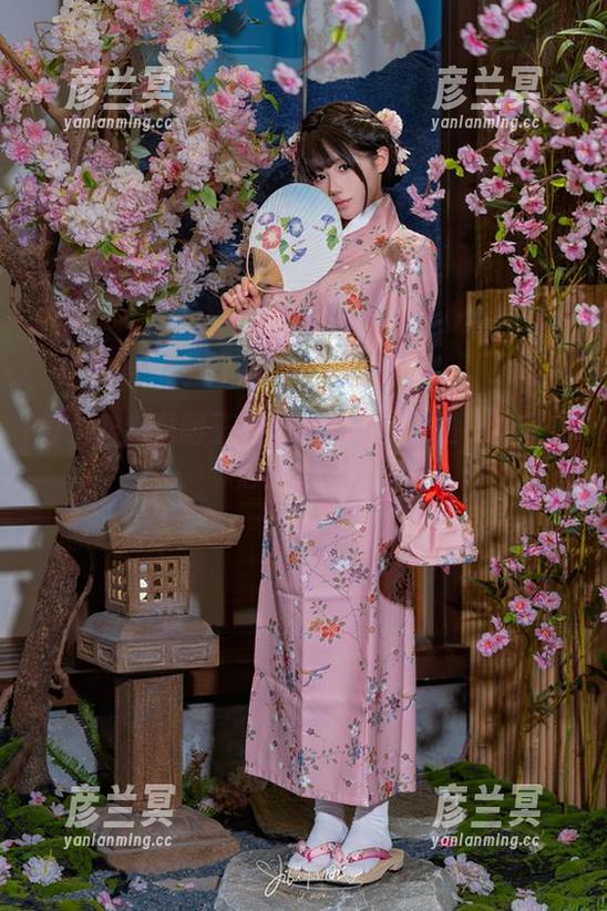 黏黏团子兔 每一次黏黏团子兔的女友cos都是一次直击心灵的分享!